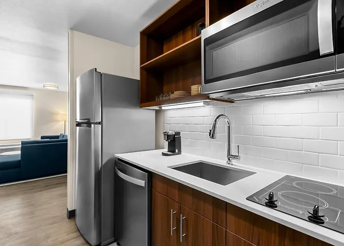 Everhome Phoenix Fashion Center Hotel 4*