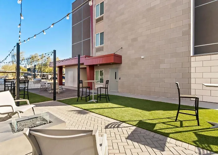 Everhome Phoenix Fashion Center Hotel 4*