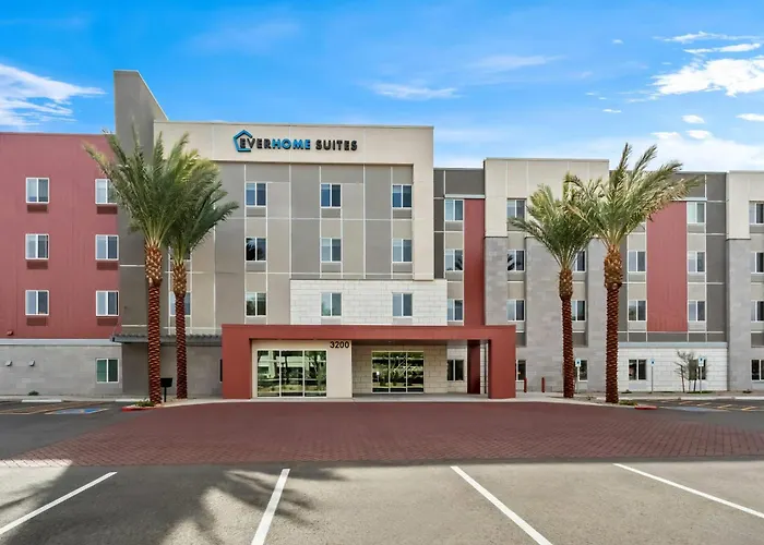 Everhome Phoenix Fashion Center Hotel