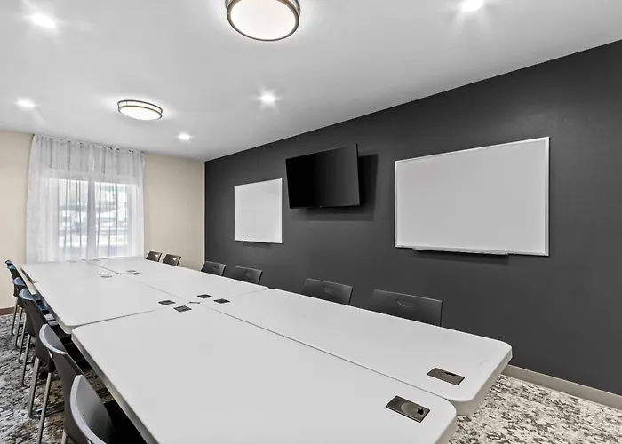 Everhome Phoenix Fashion Center Hotel 4*